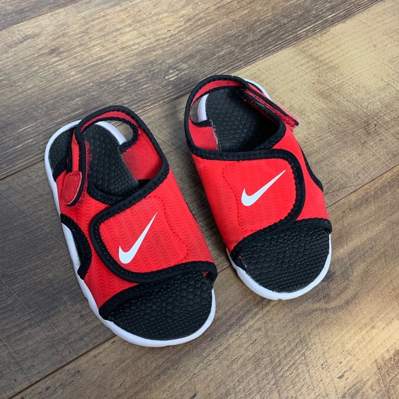 nike velcro slippers